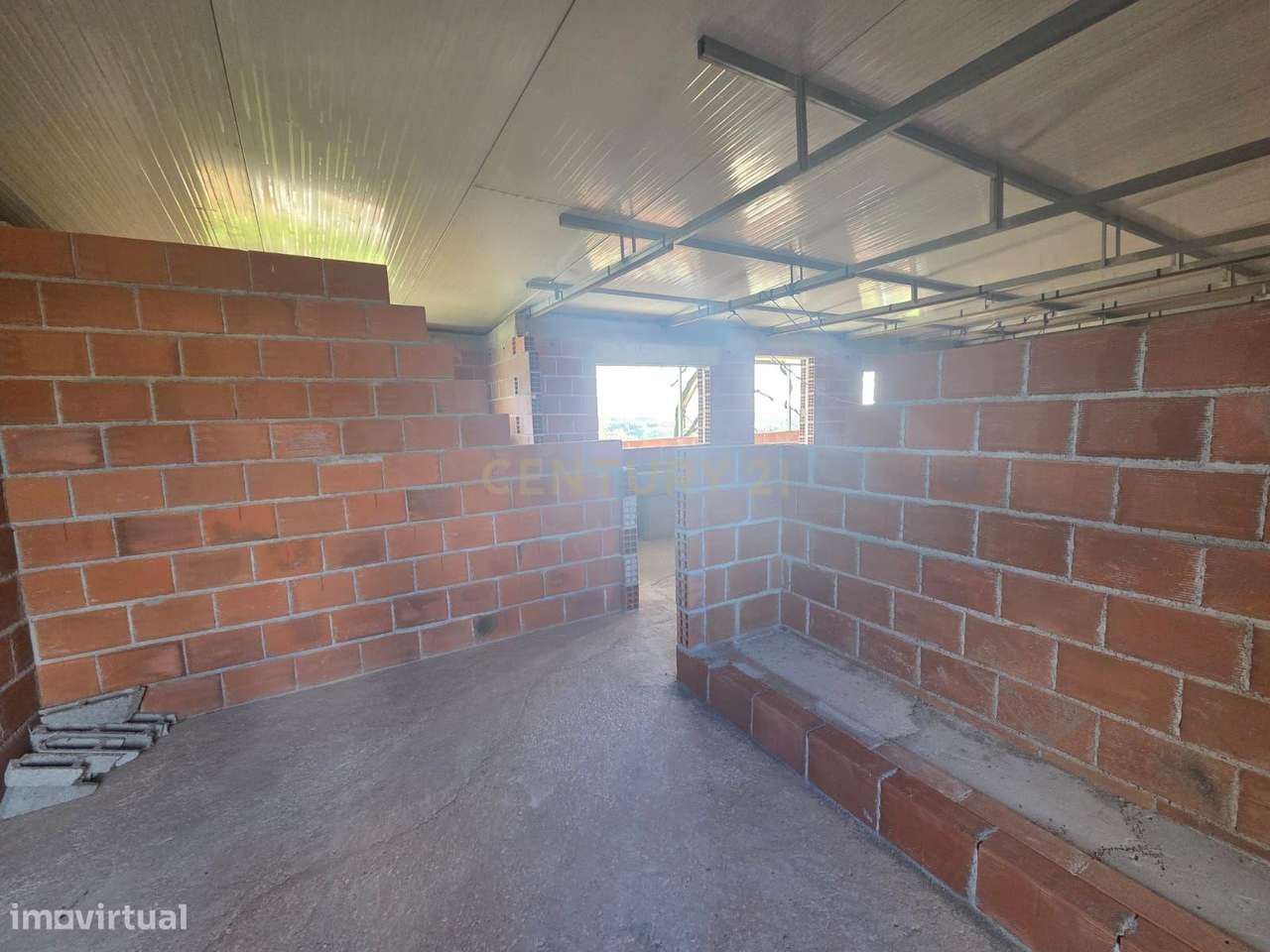 Moradia com Potencial de Ampliação para T4 em Lapa – Pombal.-9