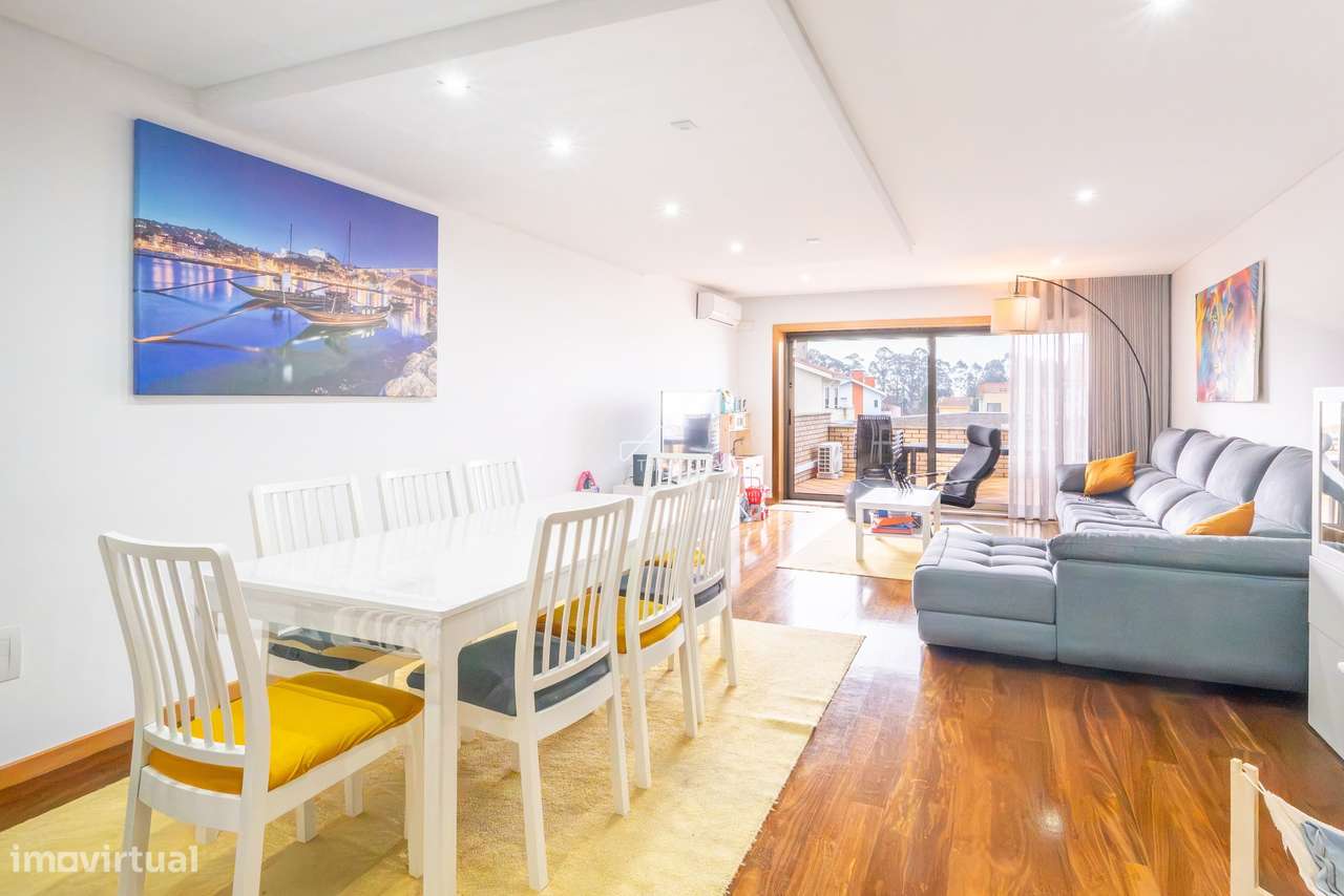 Moradia T4 moderna com piscina em Perosinho, Vila Nova de Gaia - Grande imagem: 5/45