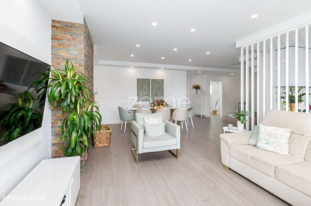 Moradia T4 Bª São Sebastião - Famões-9