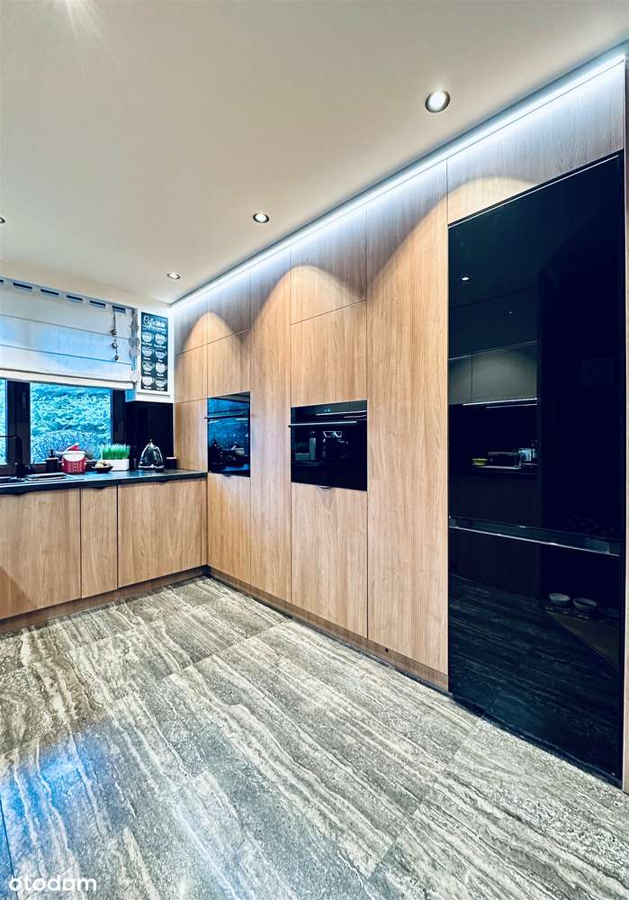 Przestronny, solidny dom po remoncie z ogrodem.-1