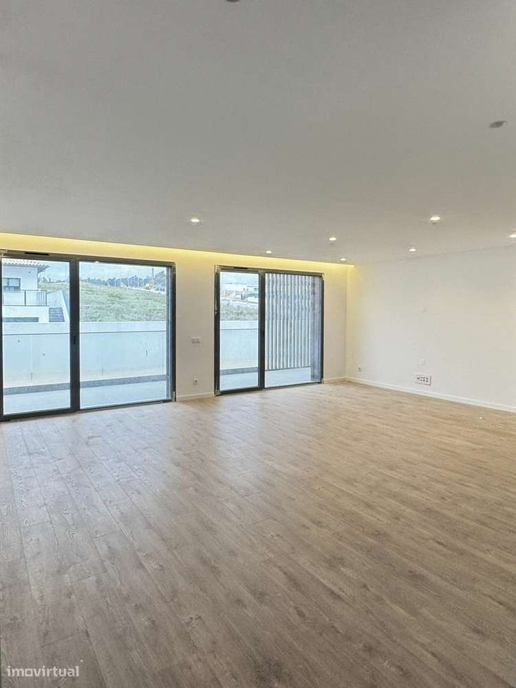 T3 Novo - Leiria - 300m2 Jardim-6