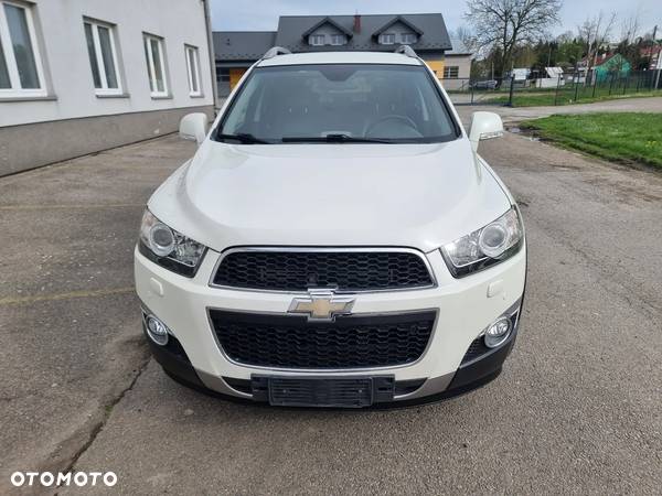 Chevrolet Captiva 2.2 d LTZ - 17