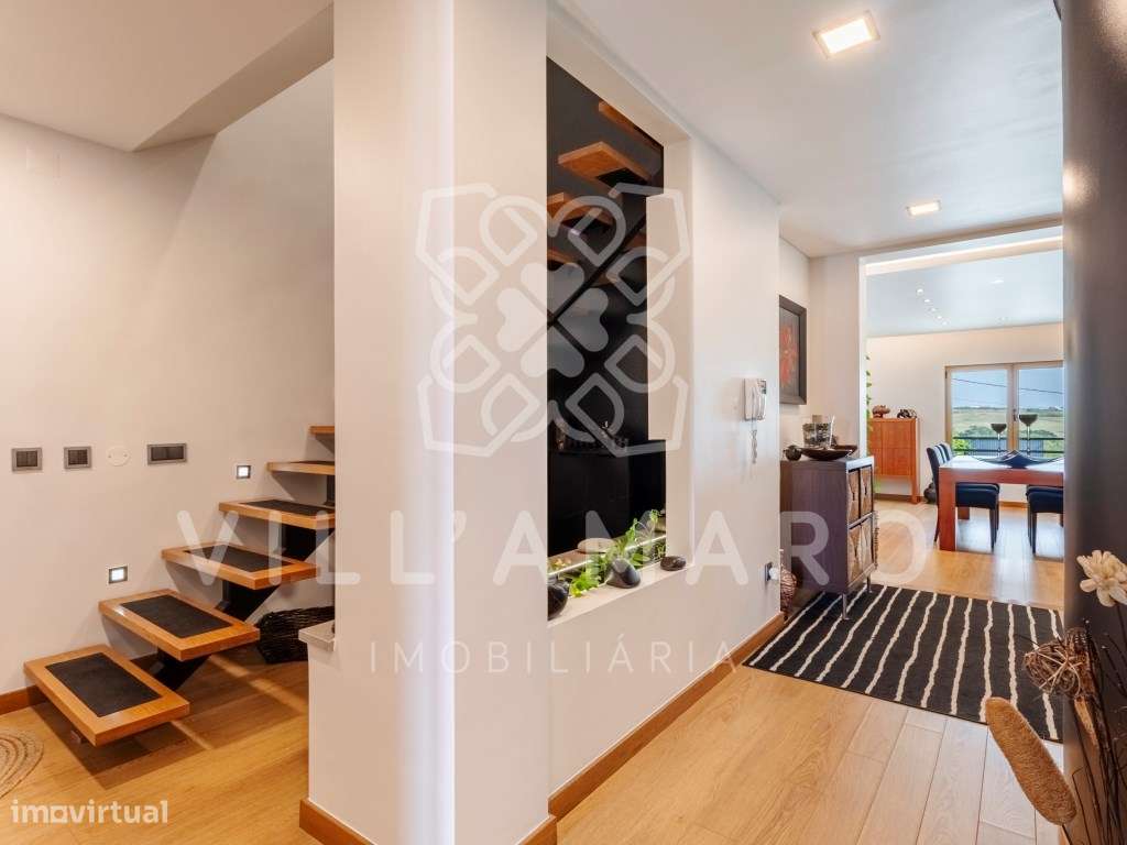 Apartamento T4 Duplex | Condomínio Fechado | São Pedro da Cadeira-17