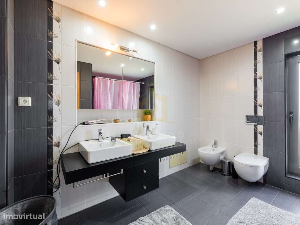 Moradia de Luxo Exclusiva de Arquitetura Moderna-18