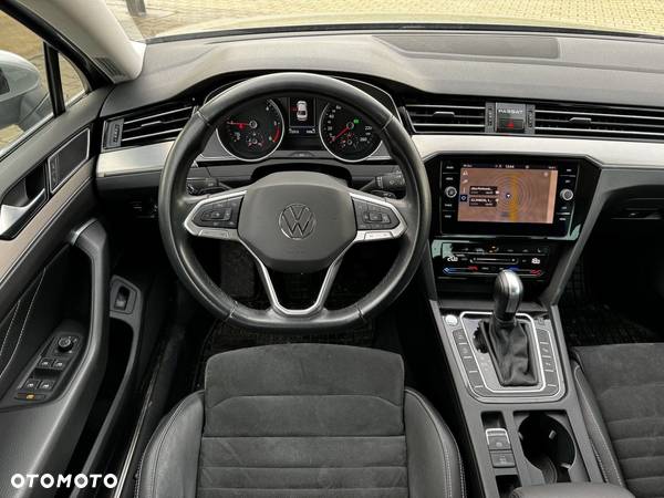 Volkswagen Passat 2.0 TDI Elegance DSG - 13