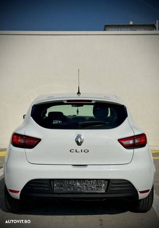 Renault Clio - 11