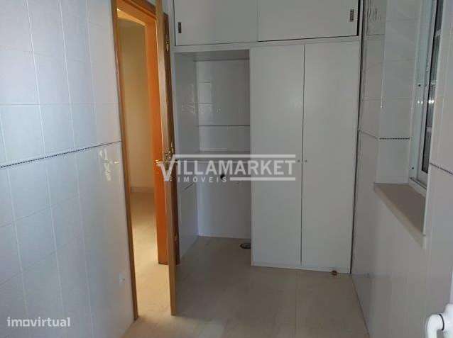 Moradia V3 da banca situada na Urbanização Quinta Vale Verde em Benave-20