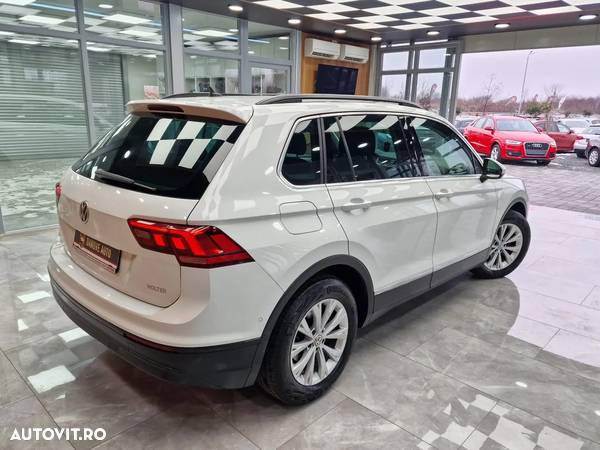 Volkswagen Tiguan - 5