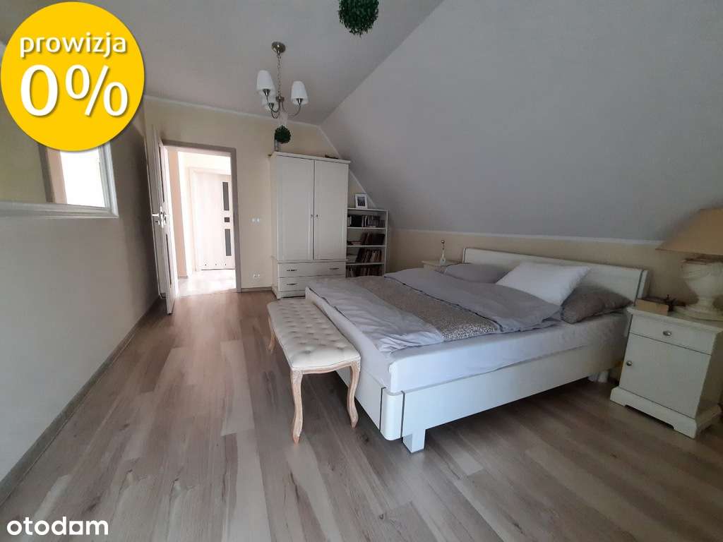 Nowoczesny dom wolnostojący z pięknym ogrodem-9