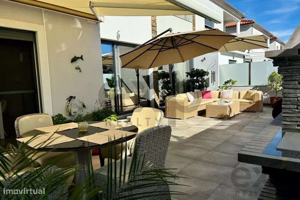 Moradia de Luxo com Piscina e Pátio Privado em Condomínio Exclusivo pe - Grande imagem: 5/38