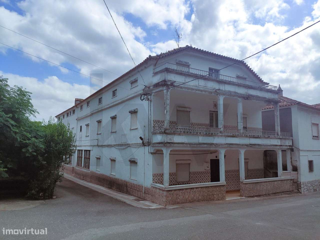 Pensão com  800m2 para recuperar, junto ao Balneário das Termas de Mon - Grande imagem: 2/60