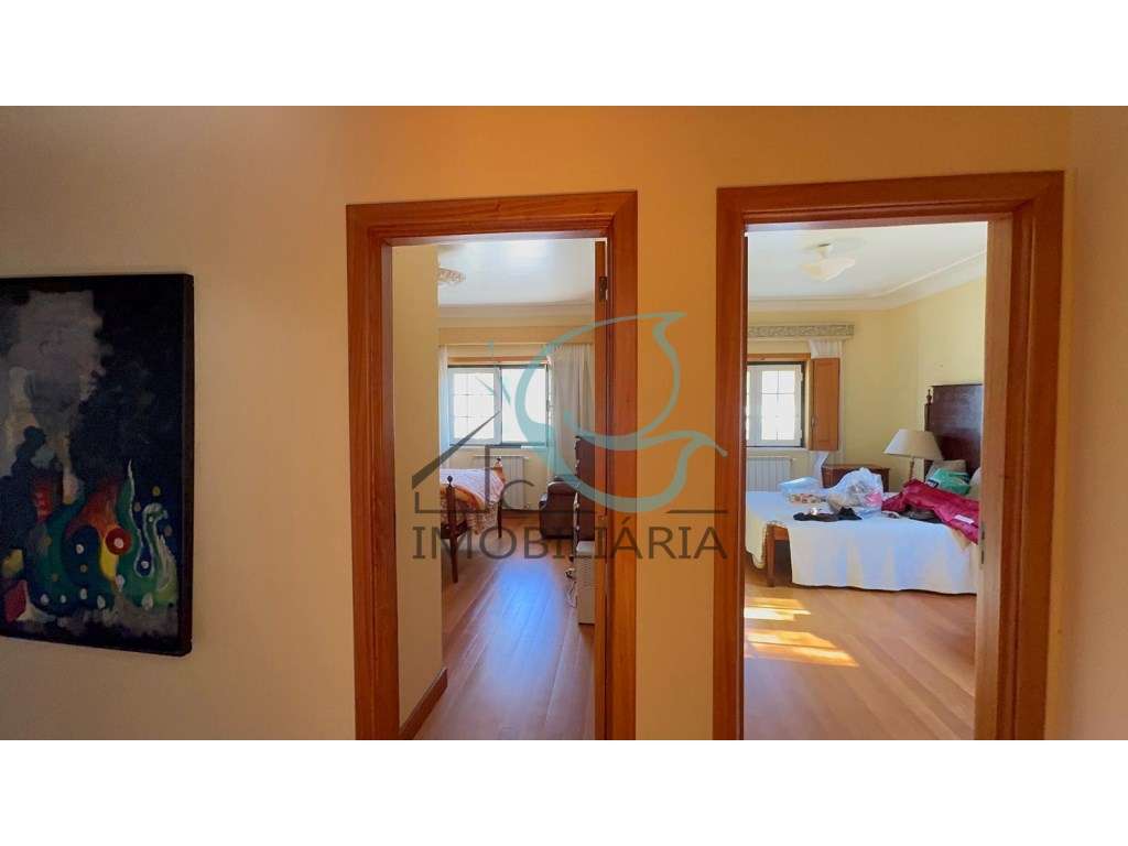 Moradia T4 em Azeitão - Excelente Oportunidade-21