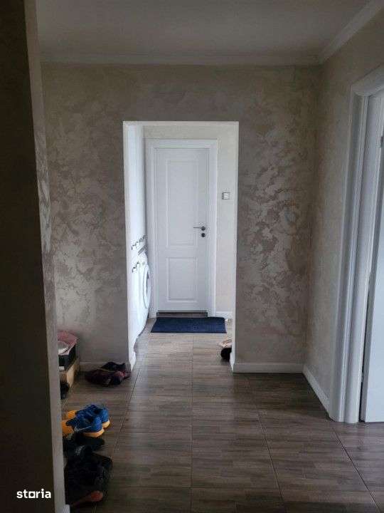 - Apartament 2 camere, zona Bariera, etaj intermediar. - Imagine principală: 4/8