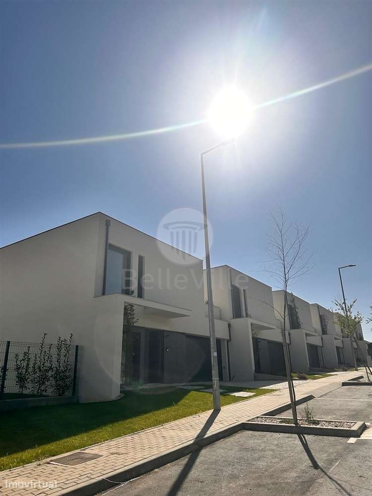 Moradia de gaveto em Palmeira, Braga-31