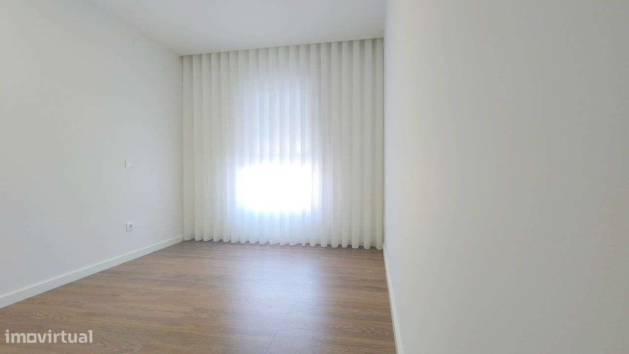 T3 semi-novo, totalmente equipado + lugar de garagem-22