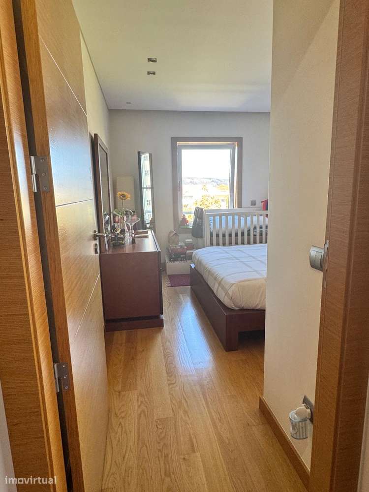 Apartamento duplex T4 com 3  garagens-26