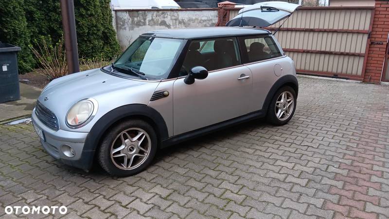 MINI Cooper Standard - 2