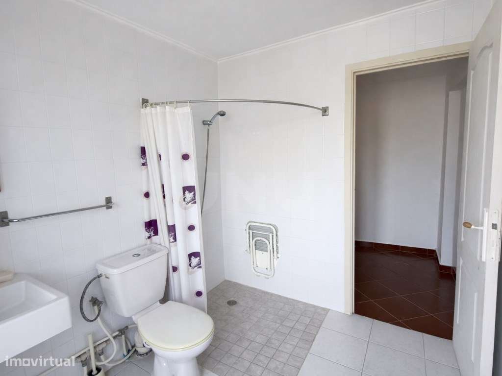 Muito Mais do Que Parece: Casa com traça tipicamente beirã. T1 com ...-6