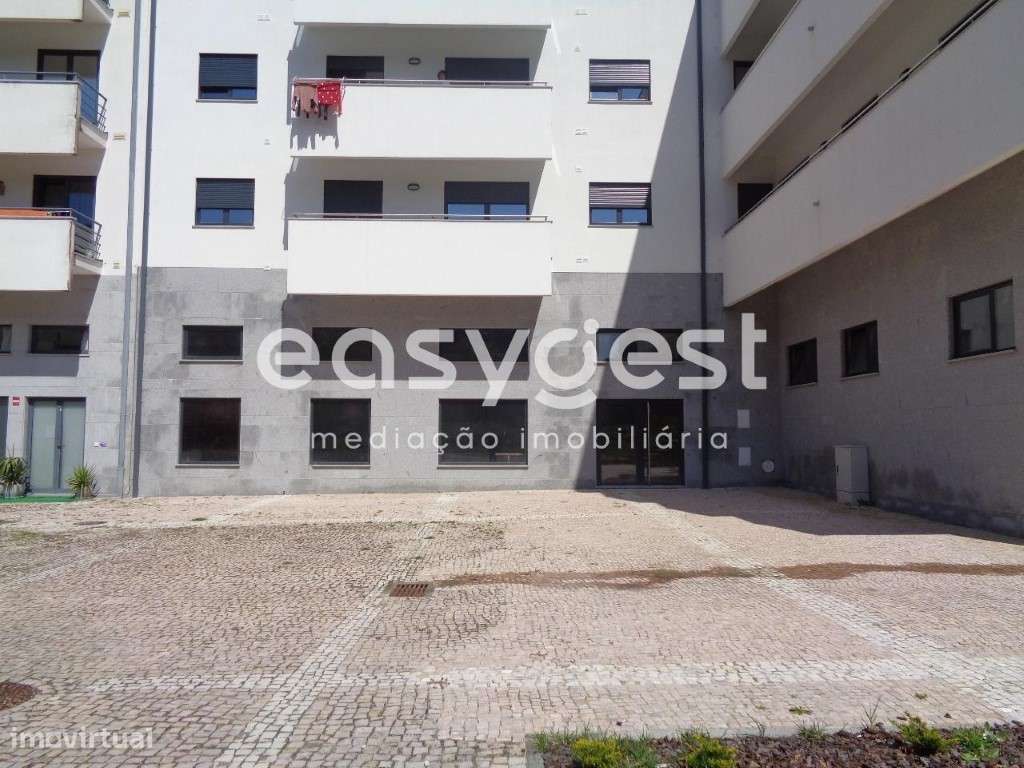 Loja com 102m2 localizada em Repeses - Viseu - Grande imagem: 4/4