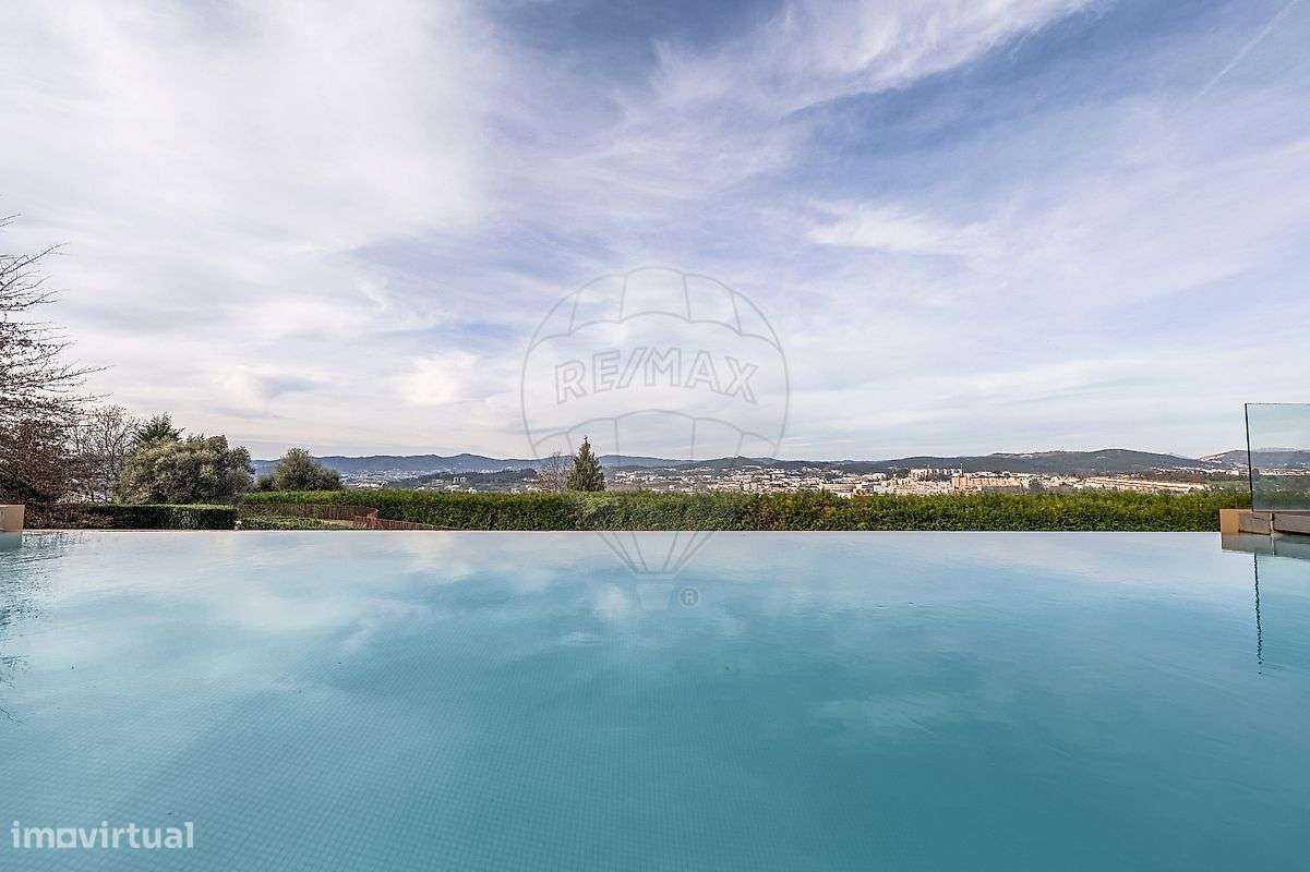 Moradia T5 para venda-24