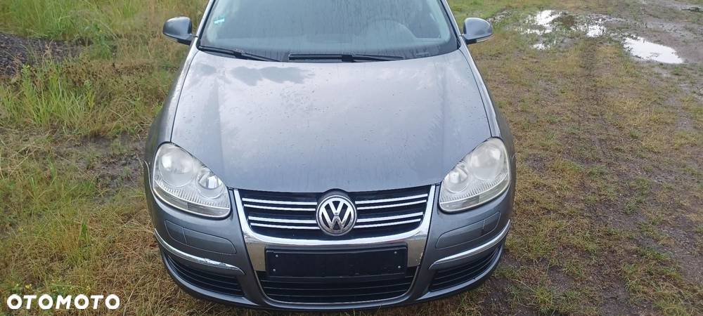 Volkswagen Golf V 1.9 TDI Comfortline - 1