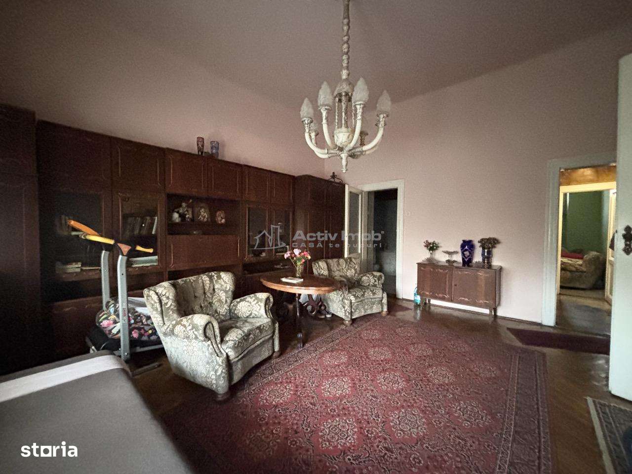 Apartament 129 mp cu vedere spre Crisul Repede si demisol independent-2