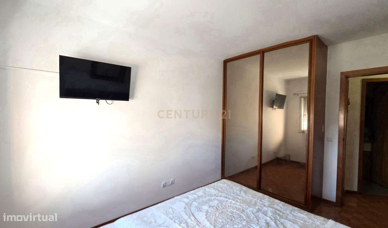 Apartamento T2  no Pragal / Monte Caparica com 2 elevadores e ótimo ac-6