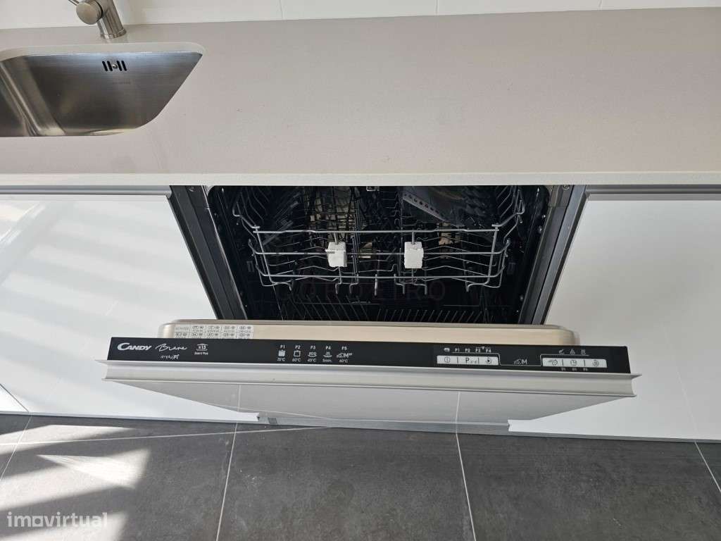 Apartamento T2 em Santa Marta com terraço , em fase de construção ,... - Grande imagem: 4/24