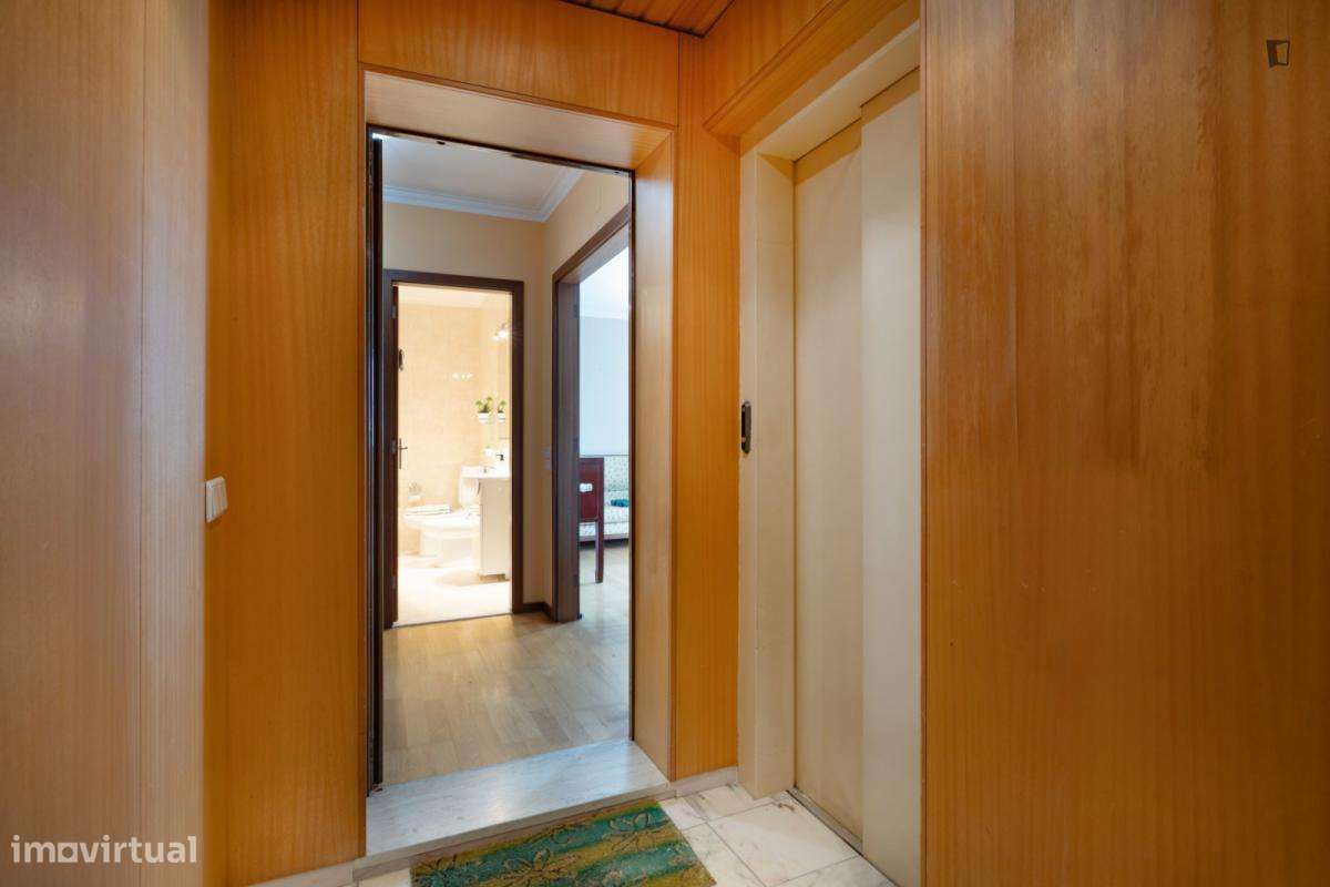 Apartamento com 2 quartos - localizado em Espinho - Grande imagem: 2/10