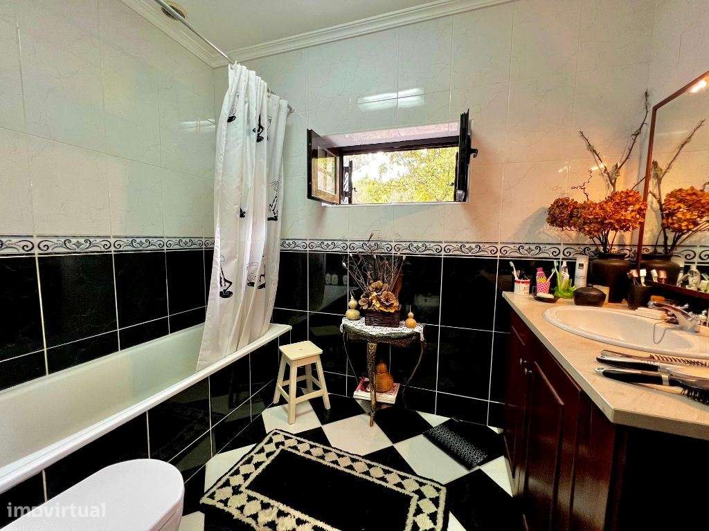 Quinta Exclusiva em Pedra T4 em Jazente com Vista Panorâmica sobre ...-9