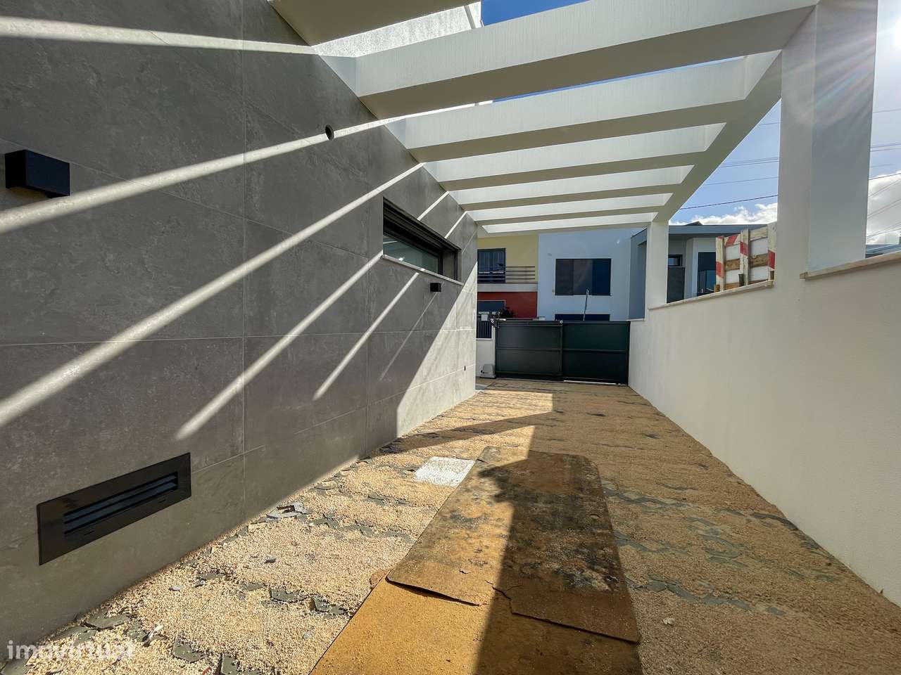 Moradia T4 com Piscina - Santa Iria de Azoia (Bairro da Salvação)-48