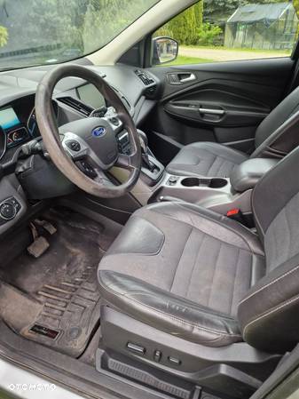 Ford Escape 2.0 EcoBoost AWD Titanium - 5