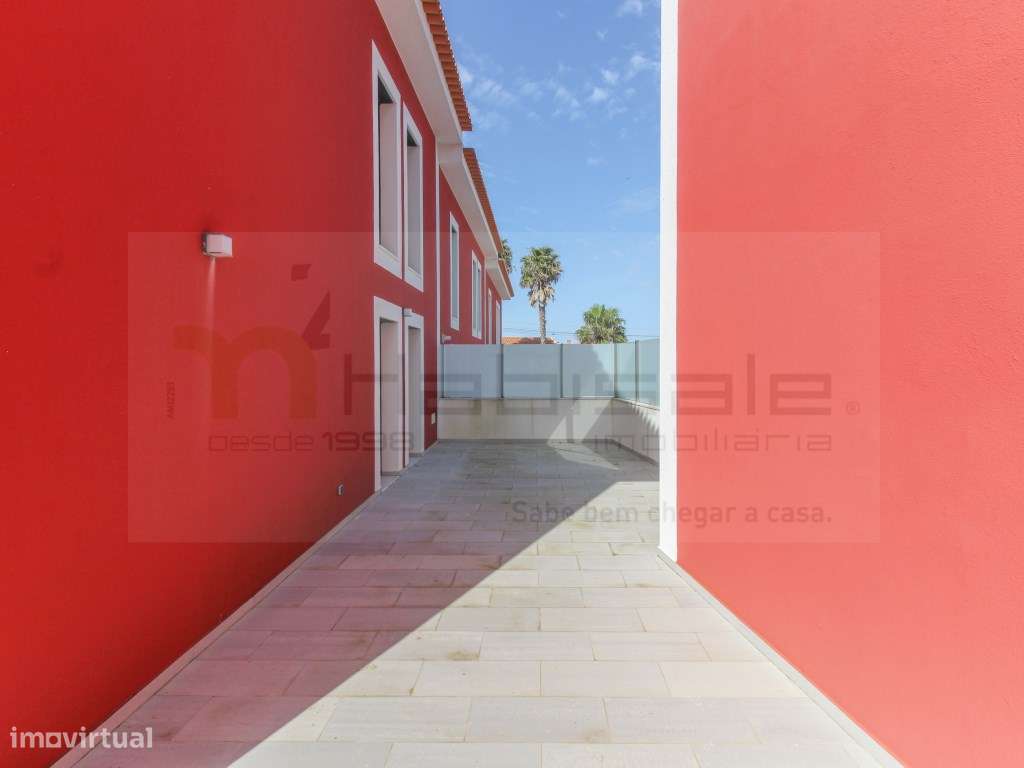 Moradia T3, situada em Areia Cascais, a curta distância da praia do...-9