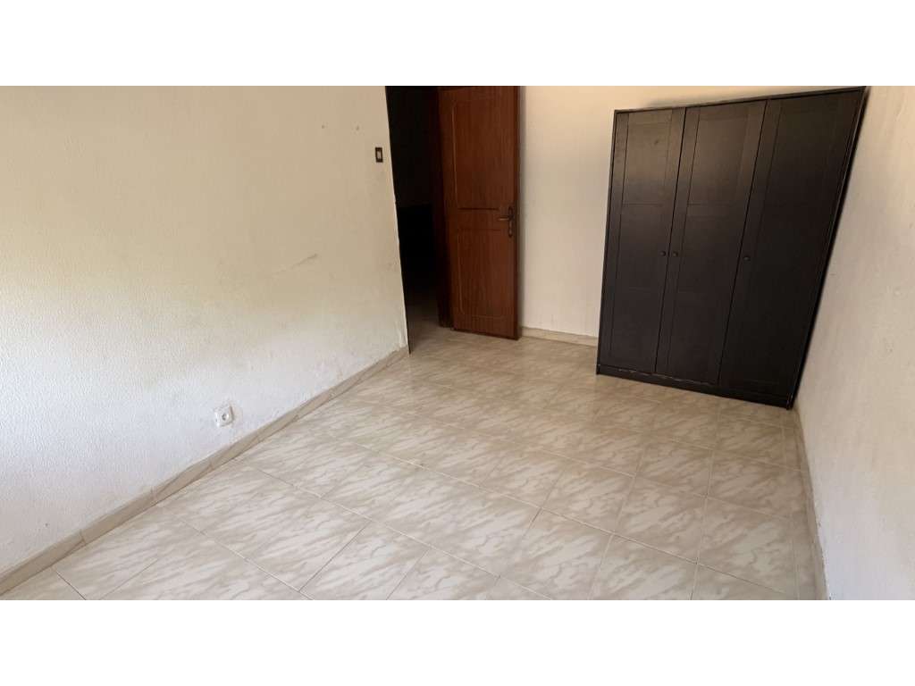 Apartamento T2 em Rio de Mouro com bom estado de conservação e exce...-18