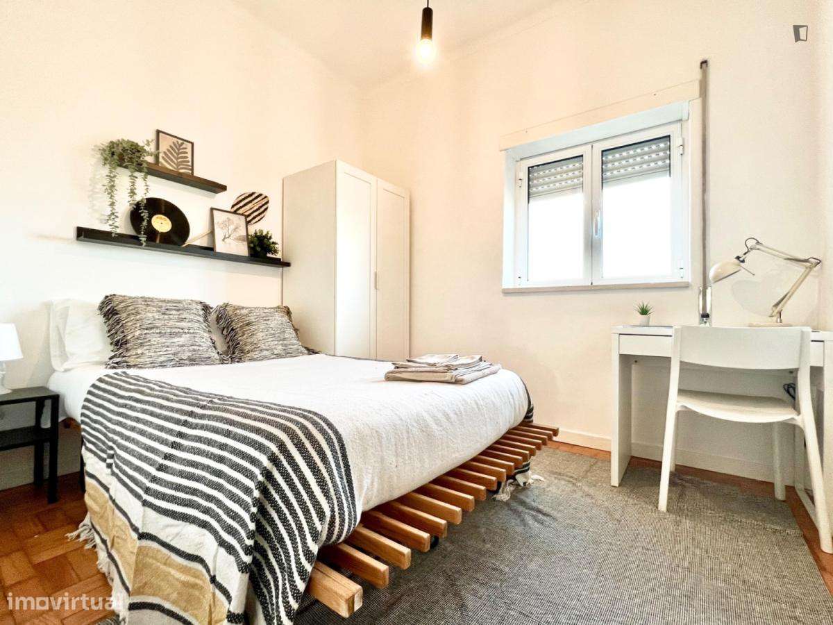 Quarto - localizado em Olivais Coimbra - Grande imagem: 2/13