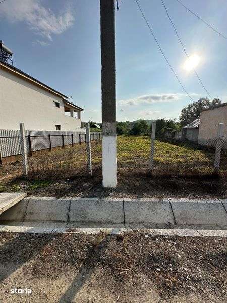 Teren casa Zavideni cu toate utilitatile 49500 lei - Imagine principală: 4/5