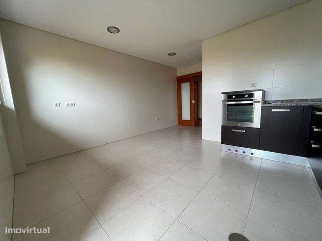 Apartamento T3 com garagem dupla – São Bernardo-4