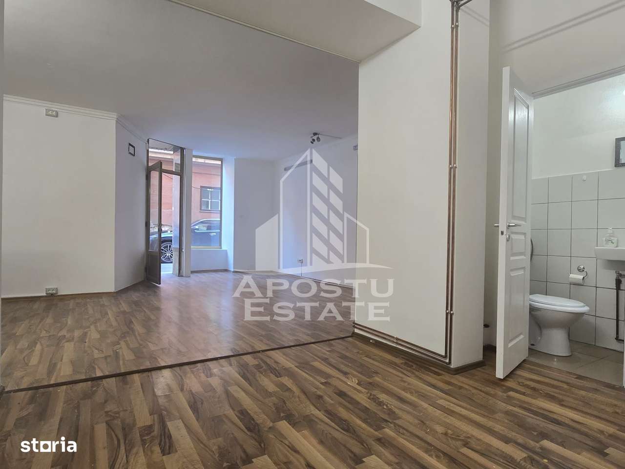 Spatiul comercial central - Imagine principală: 2/11