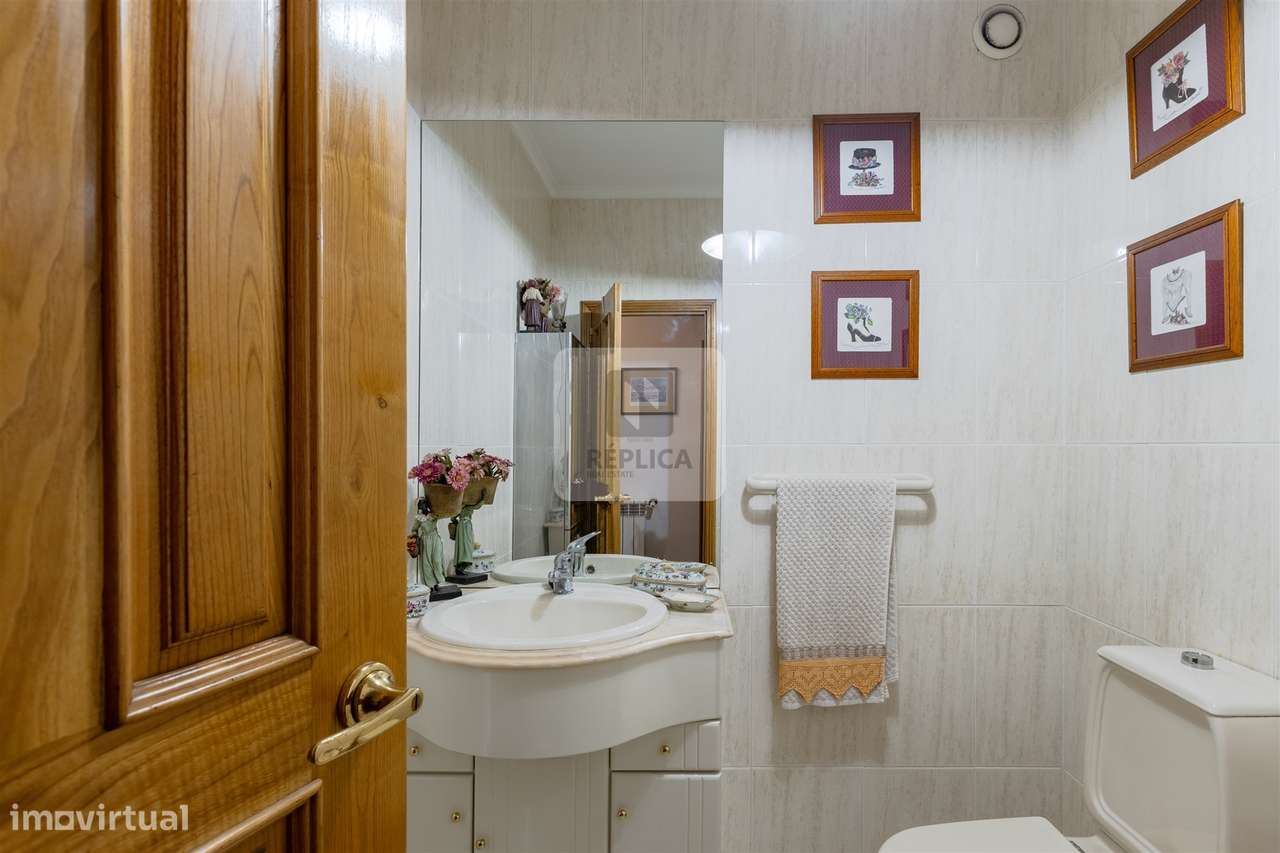 Apartamento T4 Com áreas generosas em Vilar do Paraíso-24
