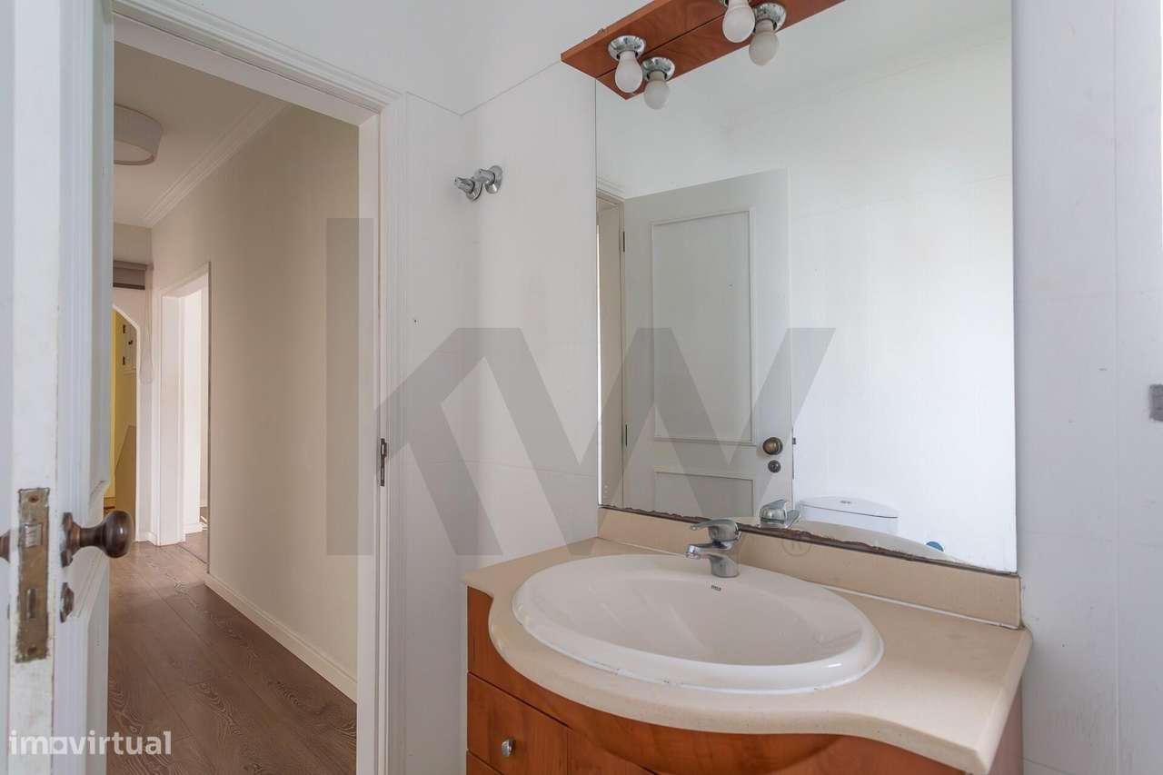 Andar de Moradia T2-14