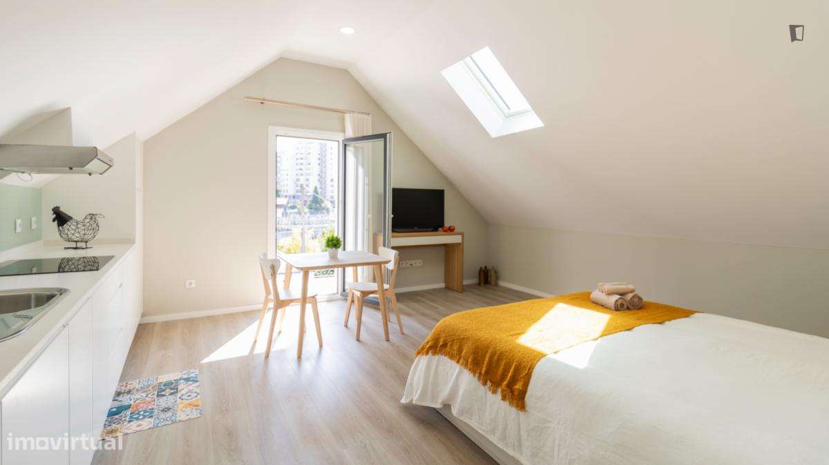 Estúdio - localizado em Santa Marinha Porto - Grande imagem: 5/10