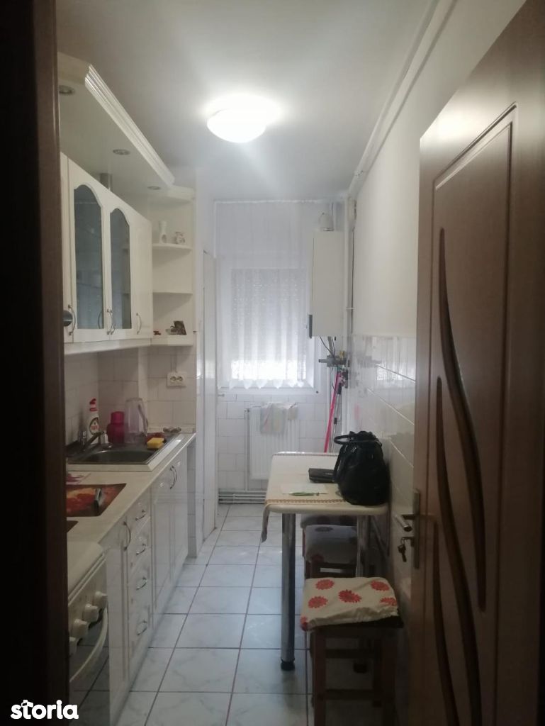 Apartament 3 camere de Inchiriat zona Vlaicu