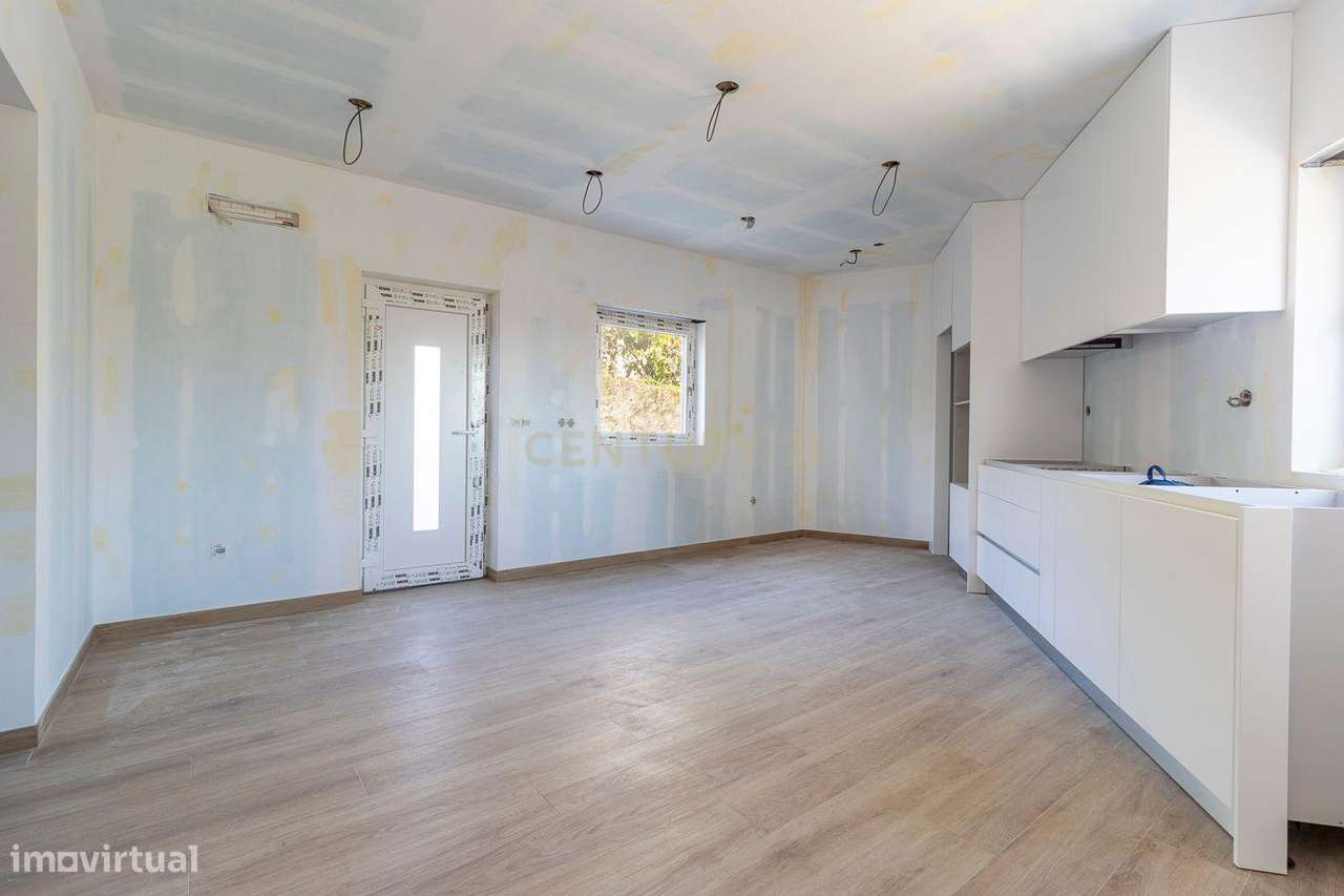 MORADIA T3 "NOVA" COM VISTA PARA A SERRA - Grande imagem: 5/27