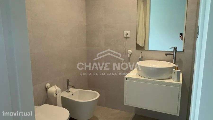 T2 Luxo Último Piso c/ Lugar de Garagem em Canidelo-8