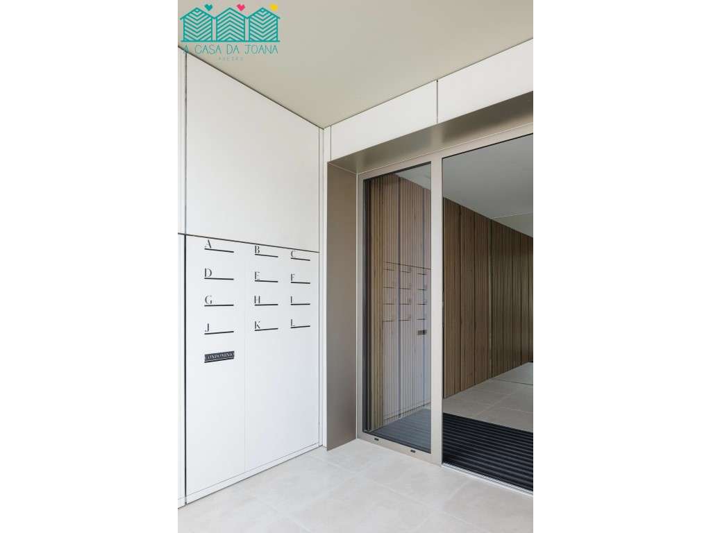 Apartamento T2 com Terraço na Praia da Barra-15
