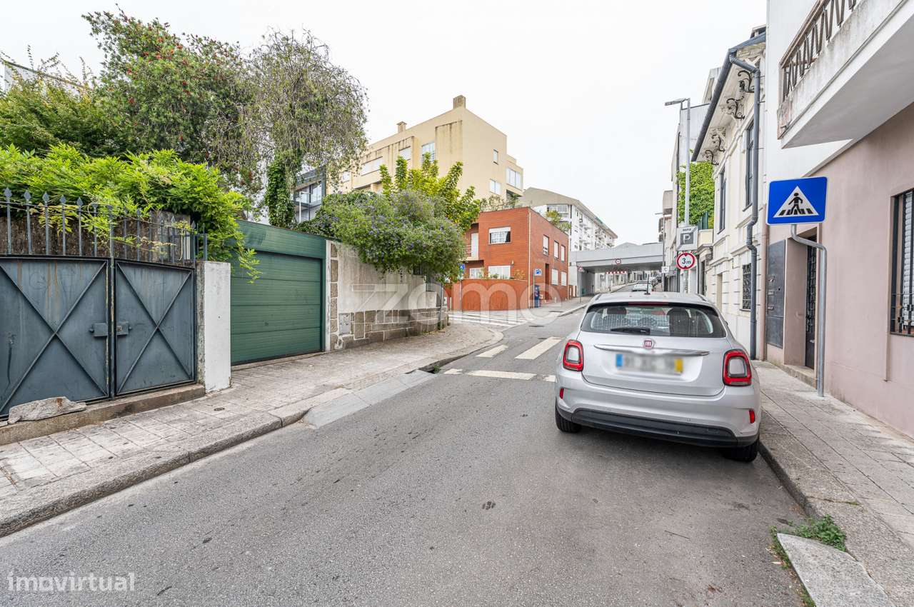 Moradia 3 frentes T4+1 na Rua de Tânger. - Grande imagem: 2/40