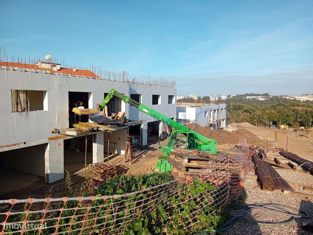 Apartamento T2 em Condomínio Fechado nos Pousos - Tecnologia Verde-6