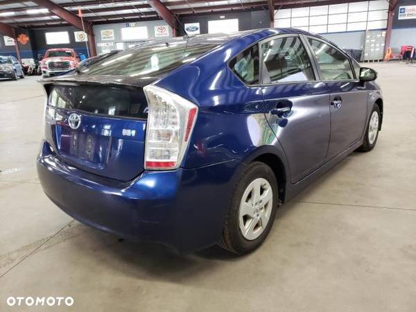 Toyota Prius (Hybrid) - 3