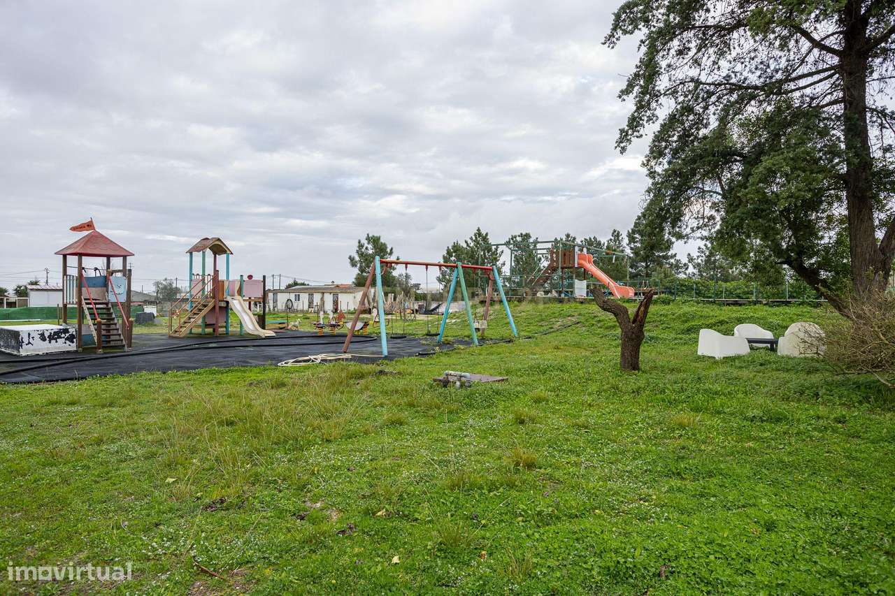 Quinta de 7800 m2  com Casa Principal T3, Apartamento T1 e 6 quartos i-26