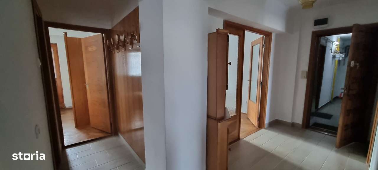 Vand apartament 3 camere, ultracentral, Pitesti, Maior Sontu-Republici - Imagine principală: 1/18
